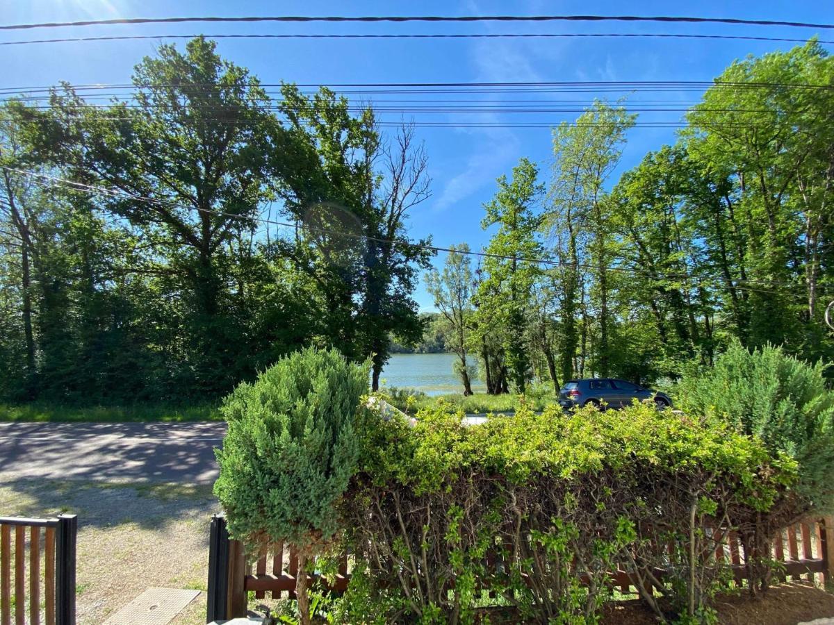 Maison Bord De Lac De Charmes Bannes  Exterior foto
