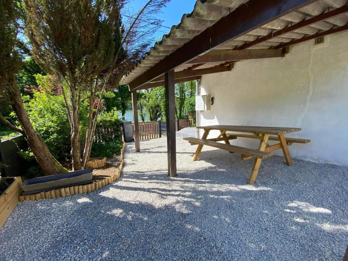 Maison Bord De Lac De Charmes Bannes  Exterior foto